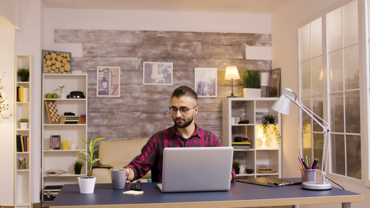 Claves para mantener la salud física trabajando desde casa